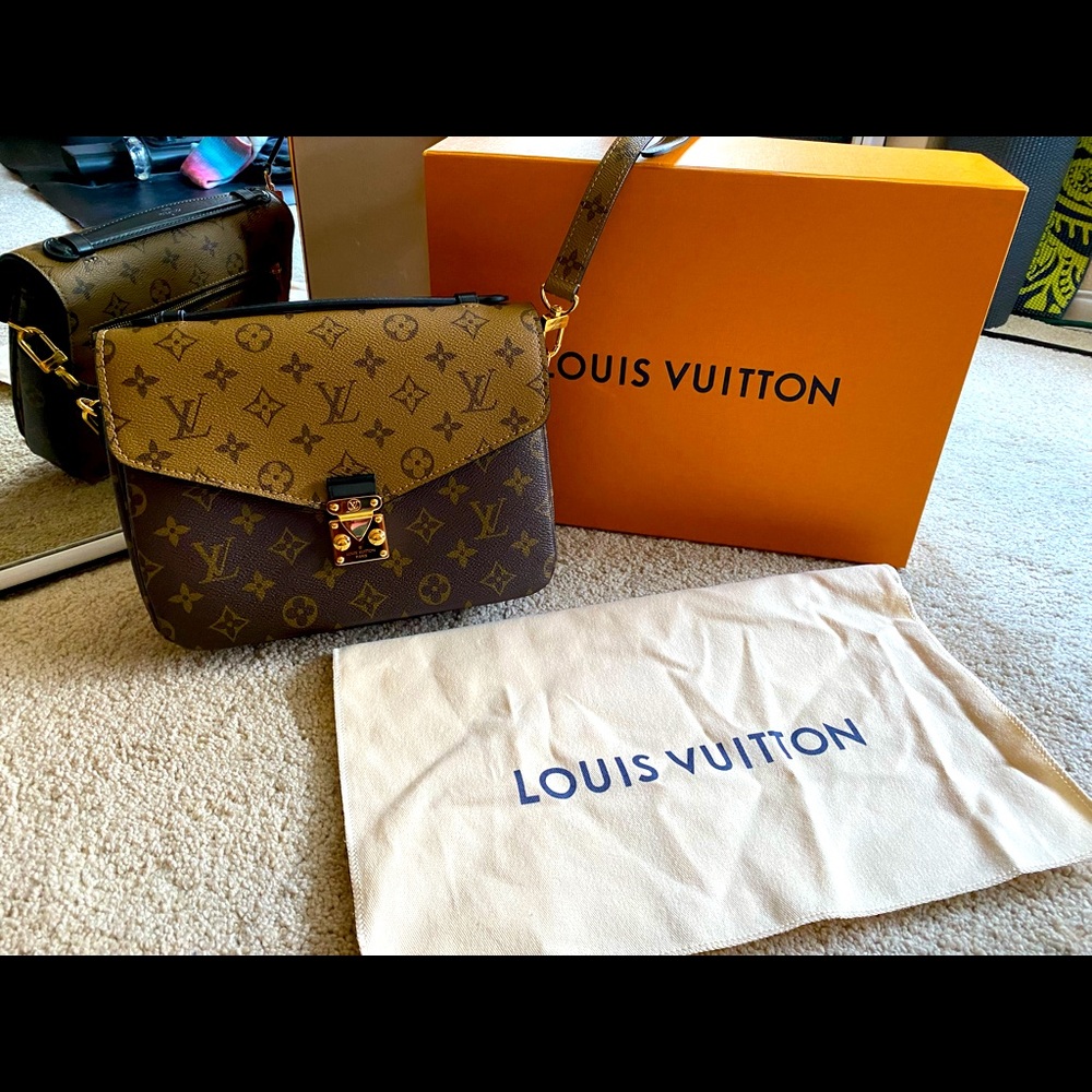 Brand New Louis Vuitton Monogram Pochette ❤️